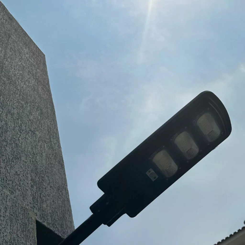 Luminária SOLAR 90w LED + Suporte de aço 50cm - foto 3